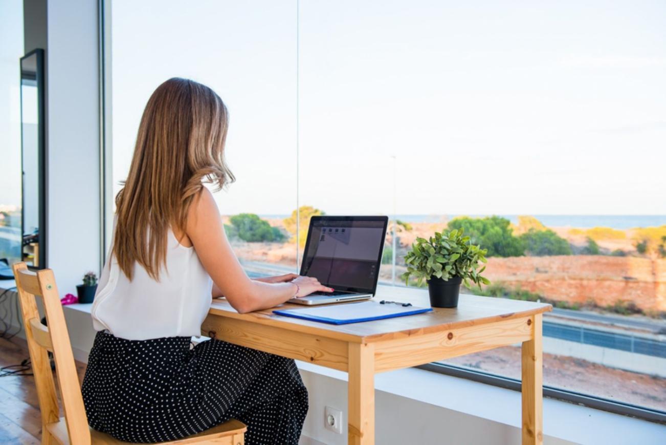 Participant lors d'une session interactive de développement personnel